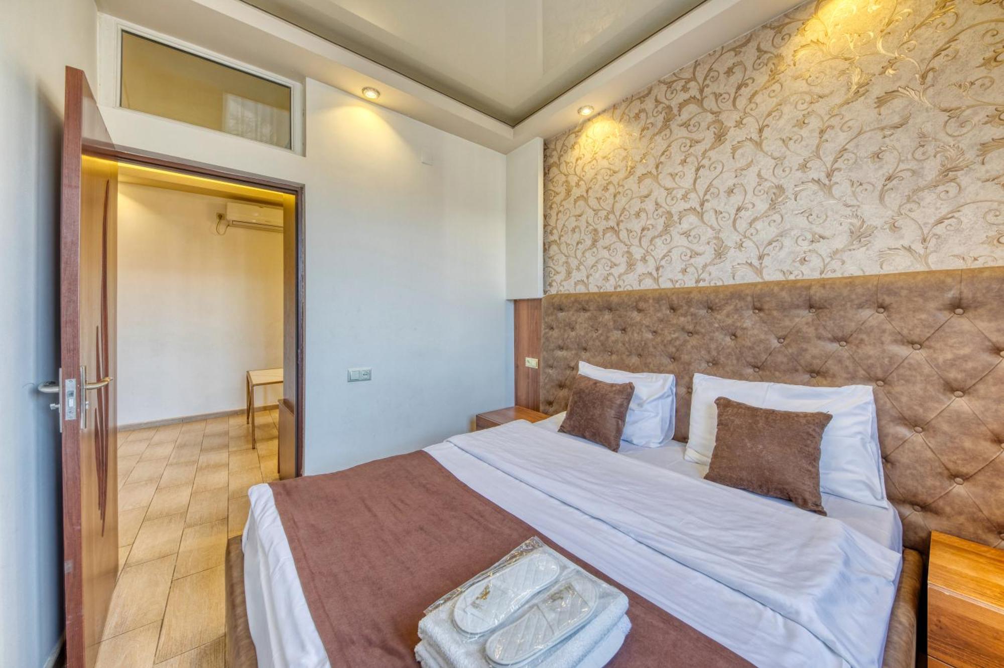 Aleppo Hotel Γιερεβάν Εξωτερικό φωτογραφία