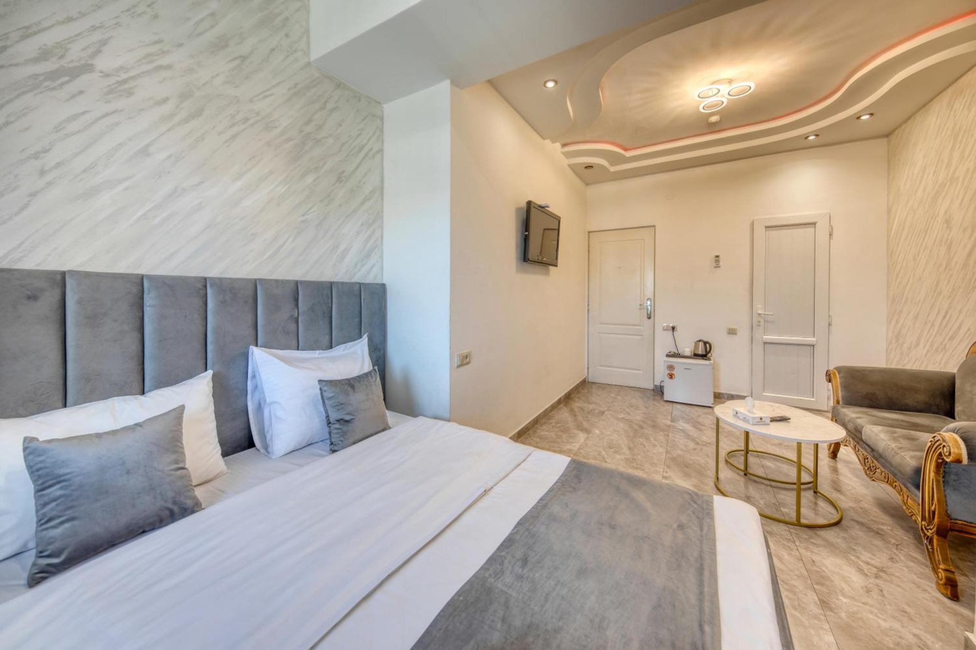 Aleppo Hotel Γιερεβάν Εξωτερικό φωτογραφία