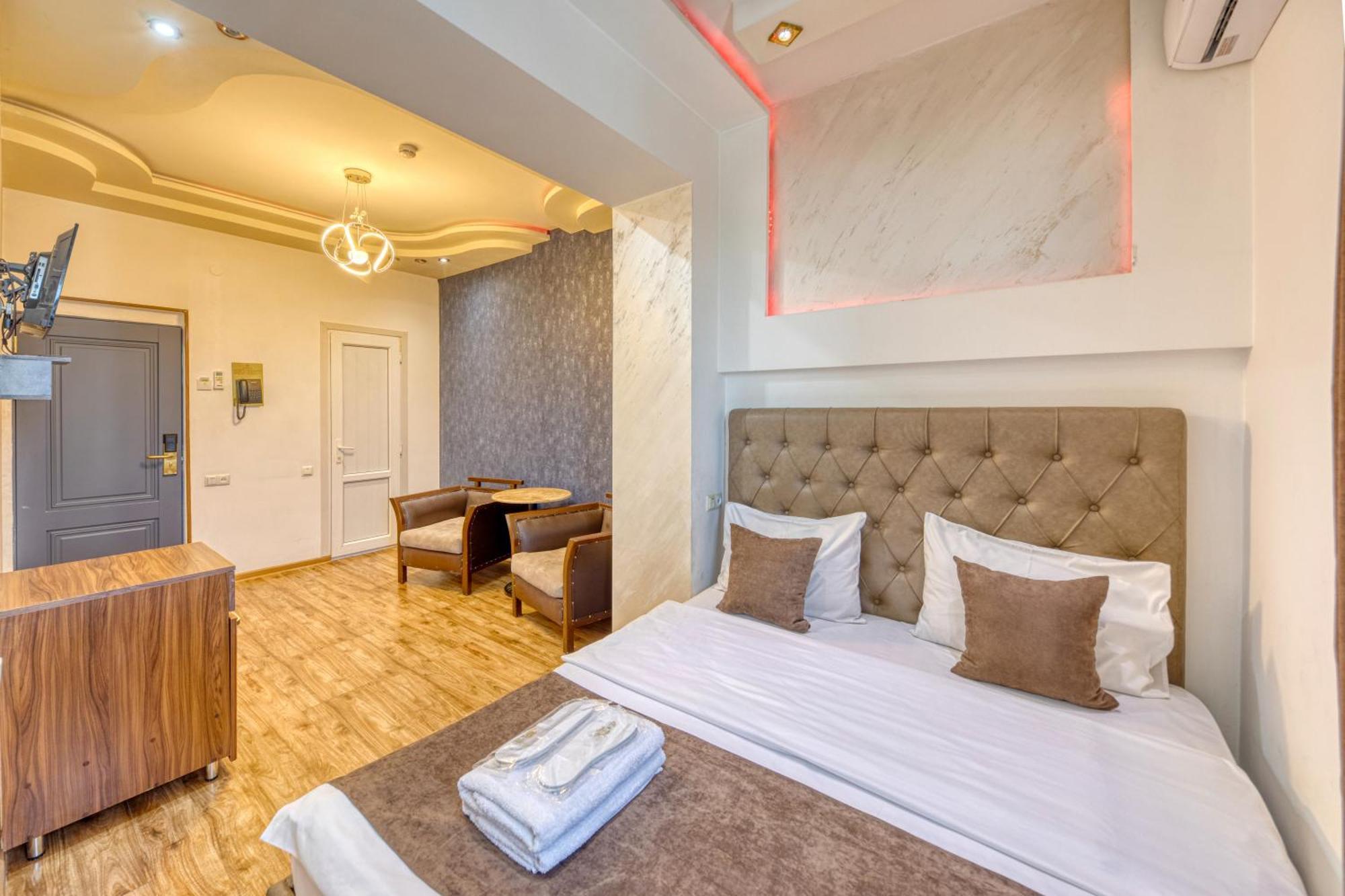 Aleppo Hotel Γιερεβάν Εξωτερικό φωτογραφία