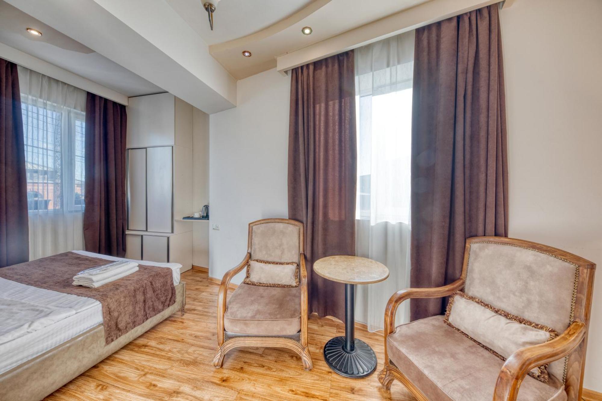 Aleppo Hotel Γιερεβάν Εξωτερικό φωτογραφία