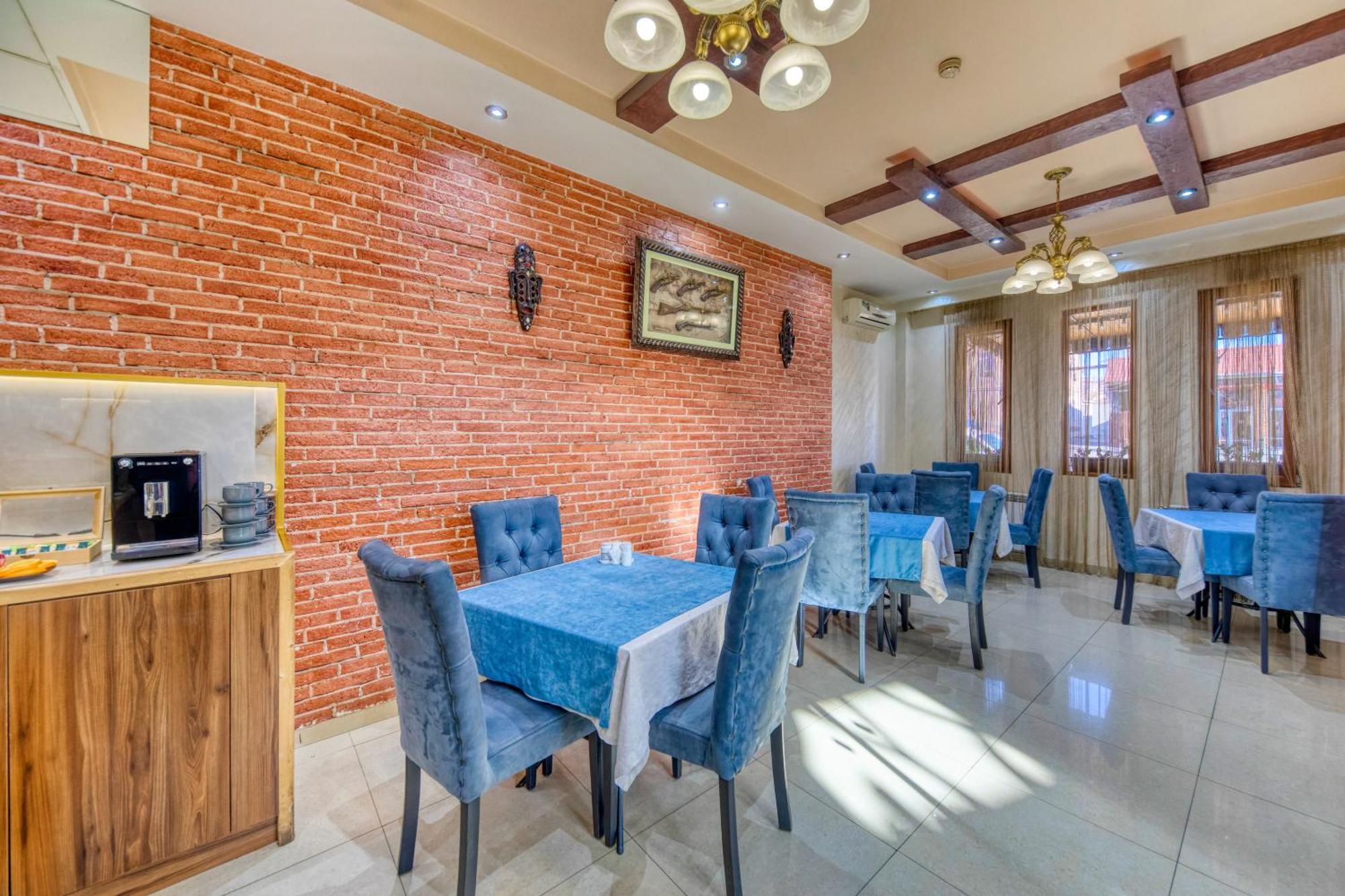 Aleppo Hotel Γιερεβάν Εξωτερικό φωτογραφία