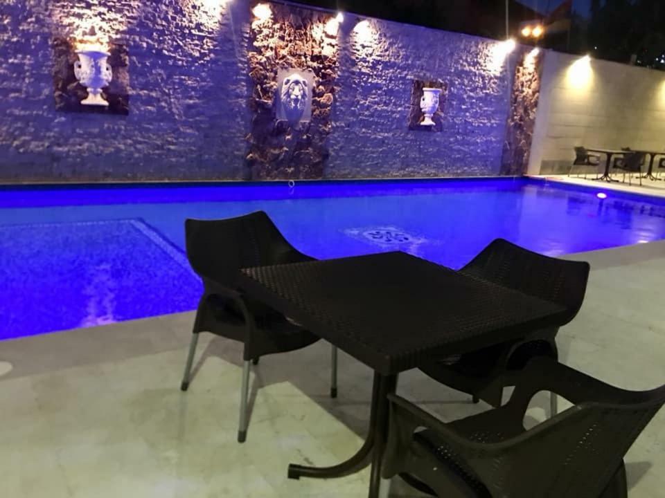 Aleppo Hotel Γιερεβάν Εξωτερικό φωτογραφία